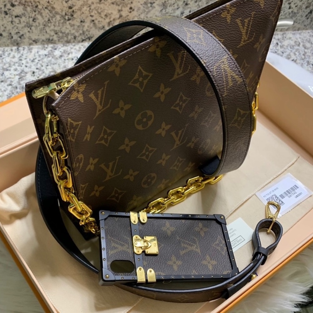 ✨🥀✨ LV iPhone Trunk Case X/XS 10 - Picture 7 of 13